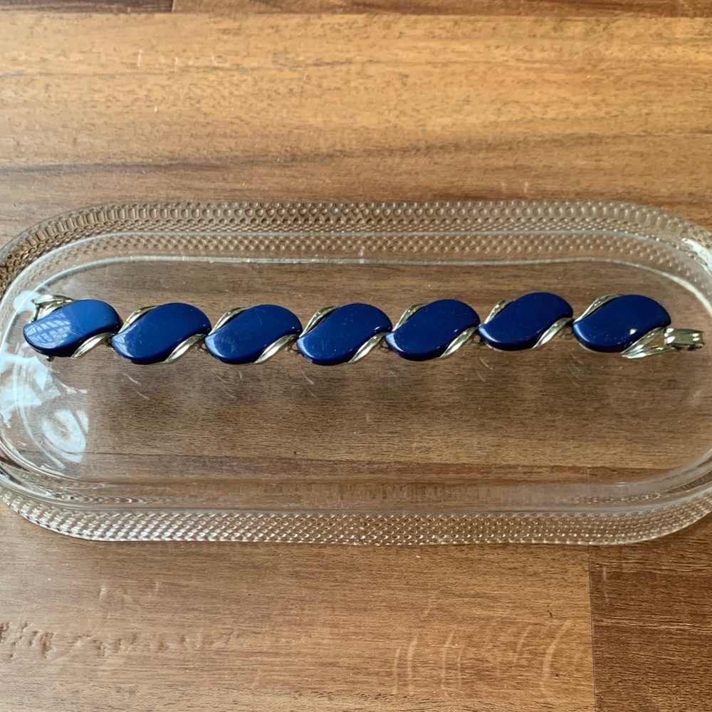 Vintage Lisner Bracelet